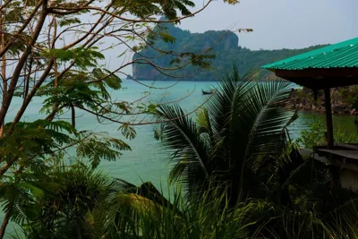 Queen Room avec vue sur la mer — Sunflower Boathouse